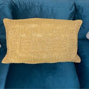 Pottery Barn Knit Paper Crochet Lumbar Pillow Cover 16" x 26" Beige Tan 2010 NWT